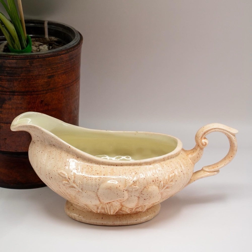 Vintage arnel’s mushroom gravy boat
